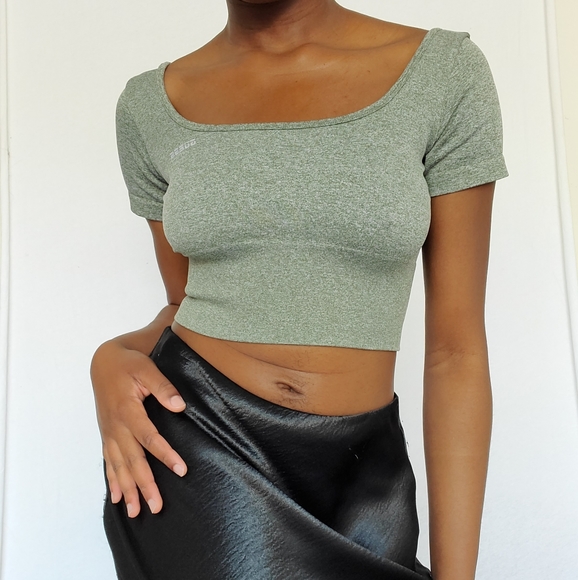 Guess crop top - Picture 2 of 5
